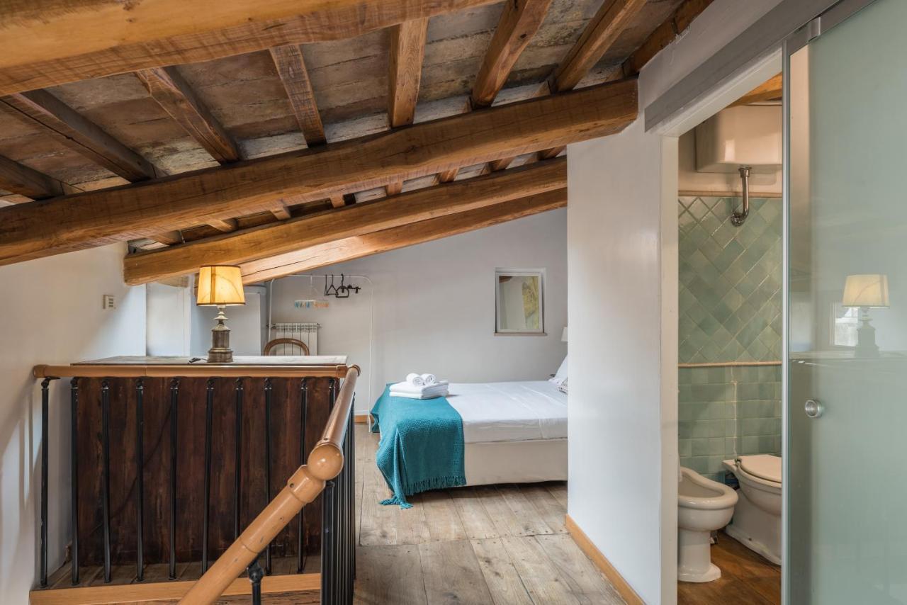 Apartment Cozy Wooden Apt In Piazza Navona Rome