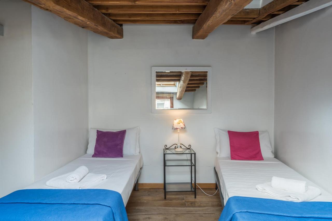 Apartment Cozy Wooden Apt In Piazza Navona *