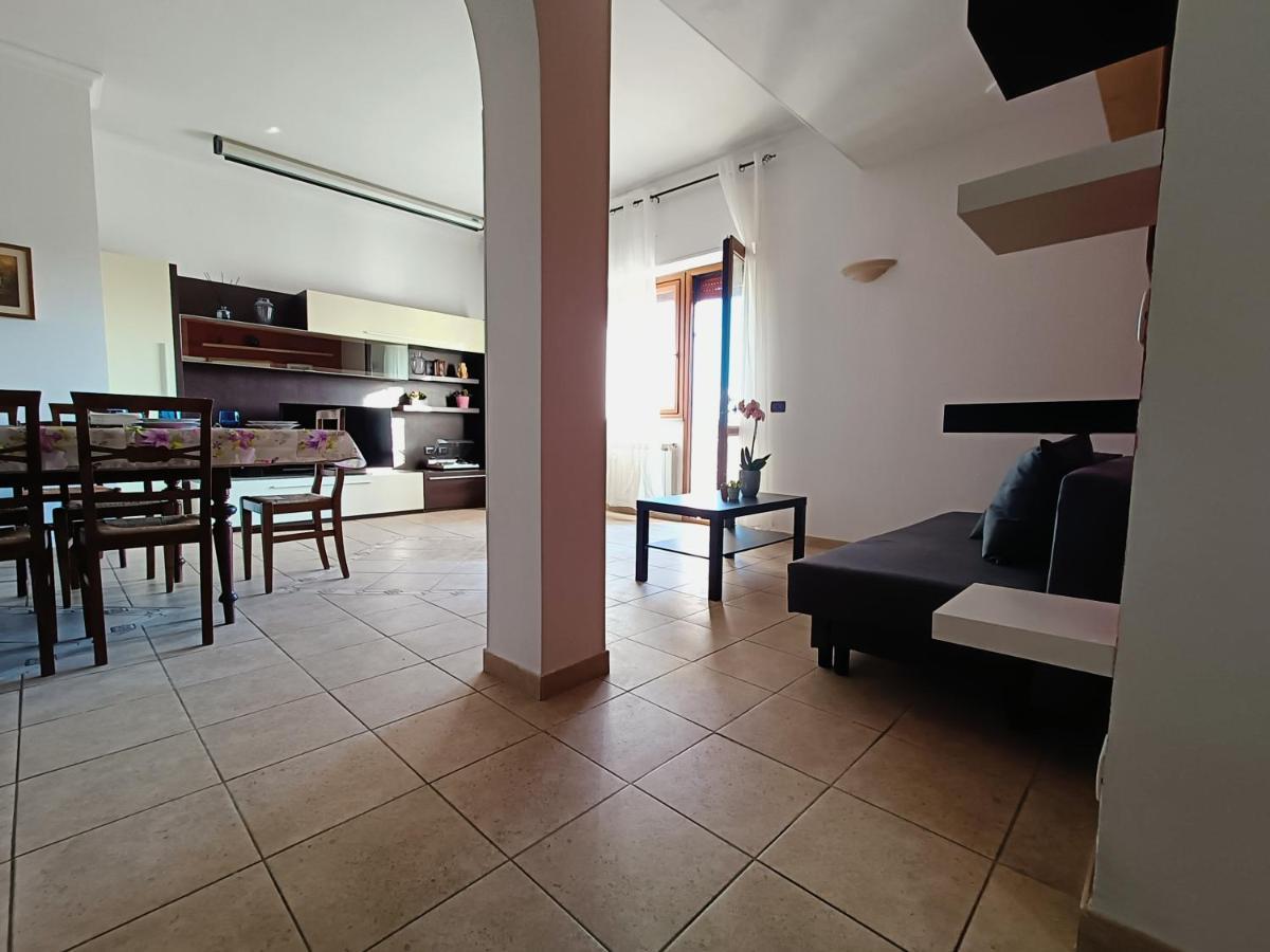 Appartamento Avellini - Delightful And Spacious With Terrace - Near Metro A Cornelia