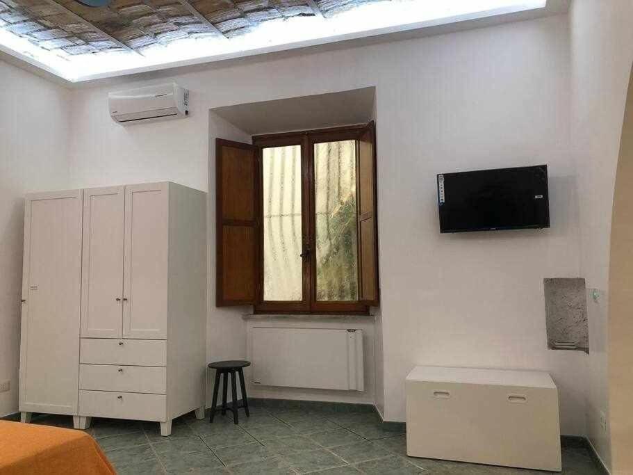 Rhome Away Tittoni Rome