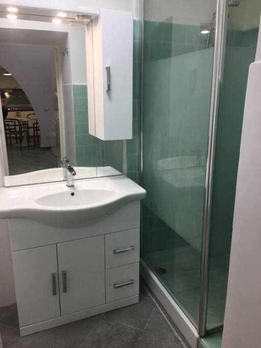 Rhome Away Tittoni *