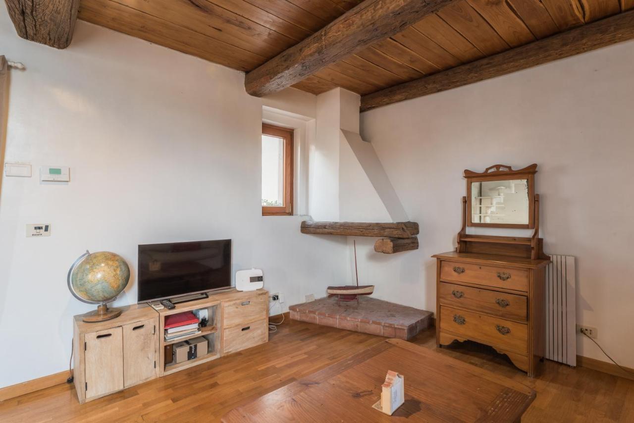 Cozy Wooden Apt In Piazza Navona Apartment *