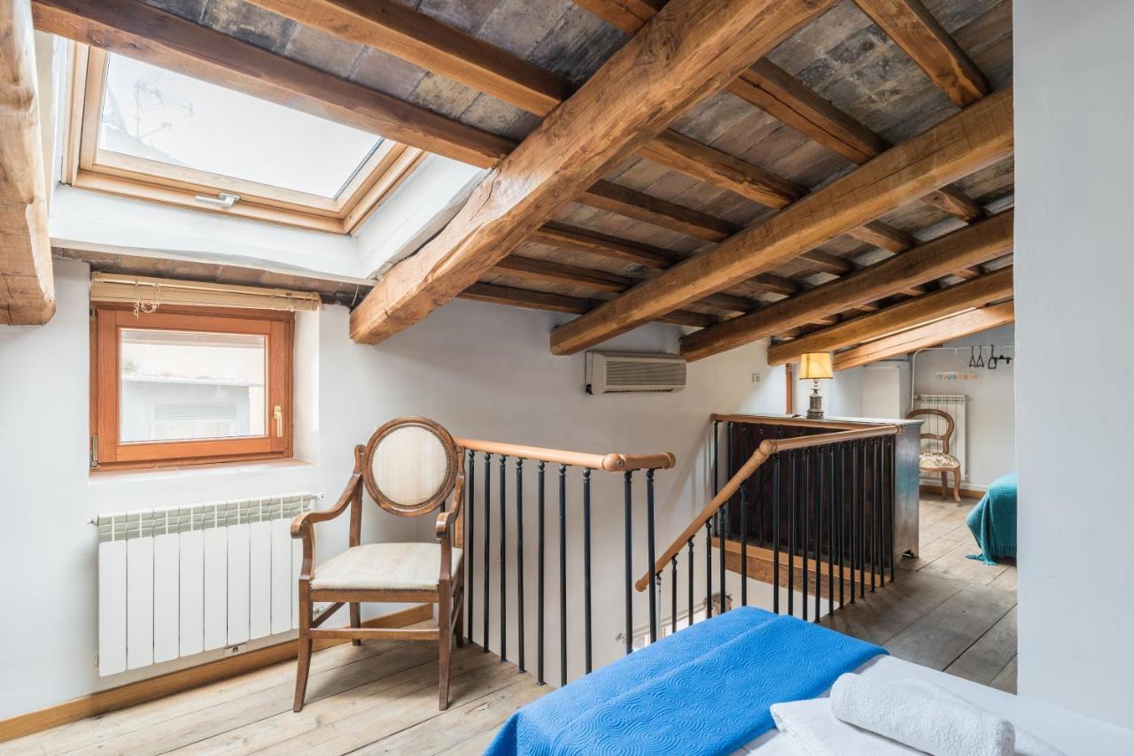 Cozy Wooden Apt In Piazza Navona * Rome