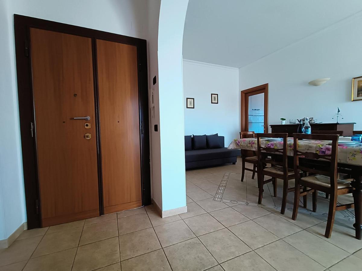 Avellini - Delightful And Spacious With Terrace - Near Metro A Cornelia * Roma