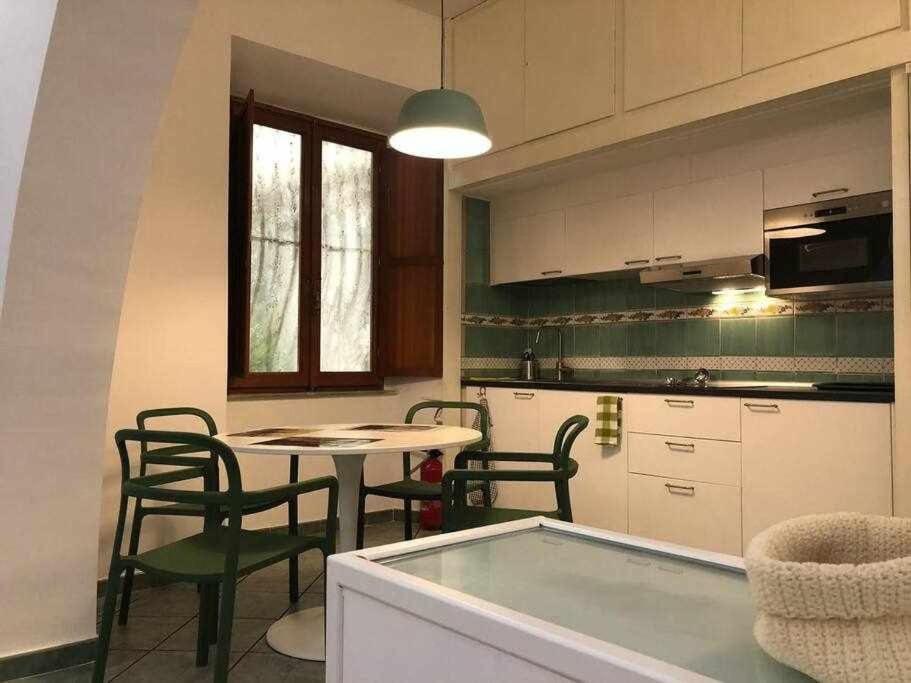 Rhome Away Tittoni *