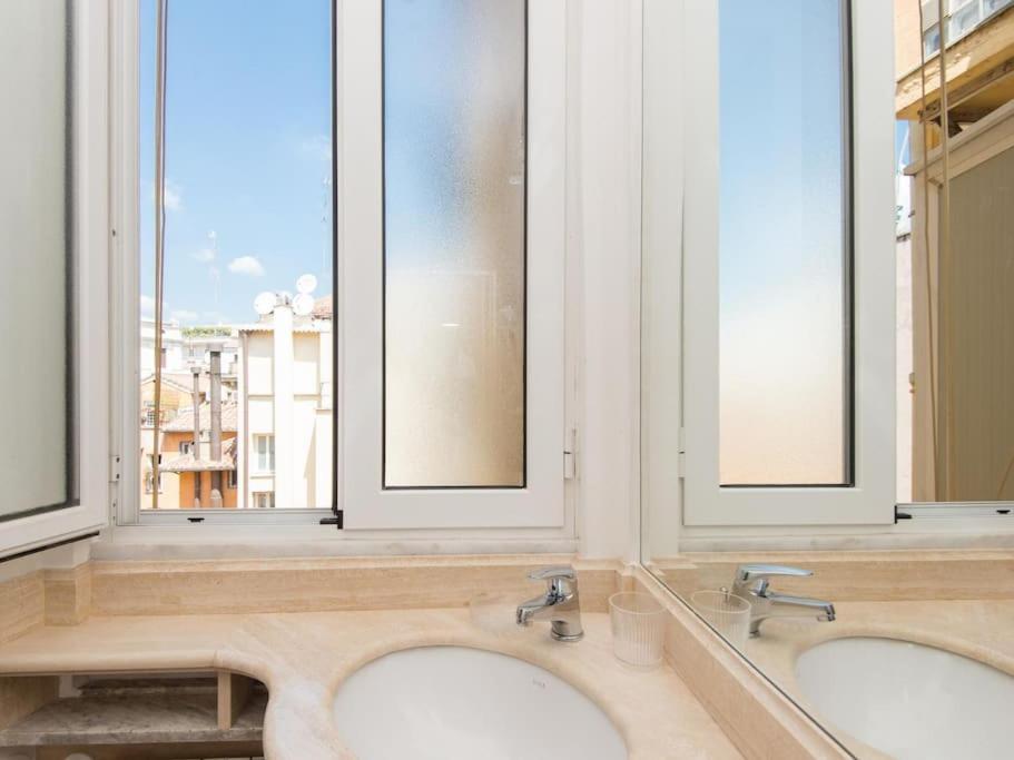 Trevi Fountain Luxury Apartamento