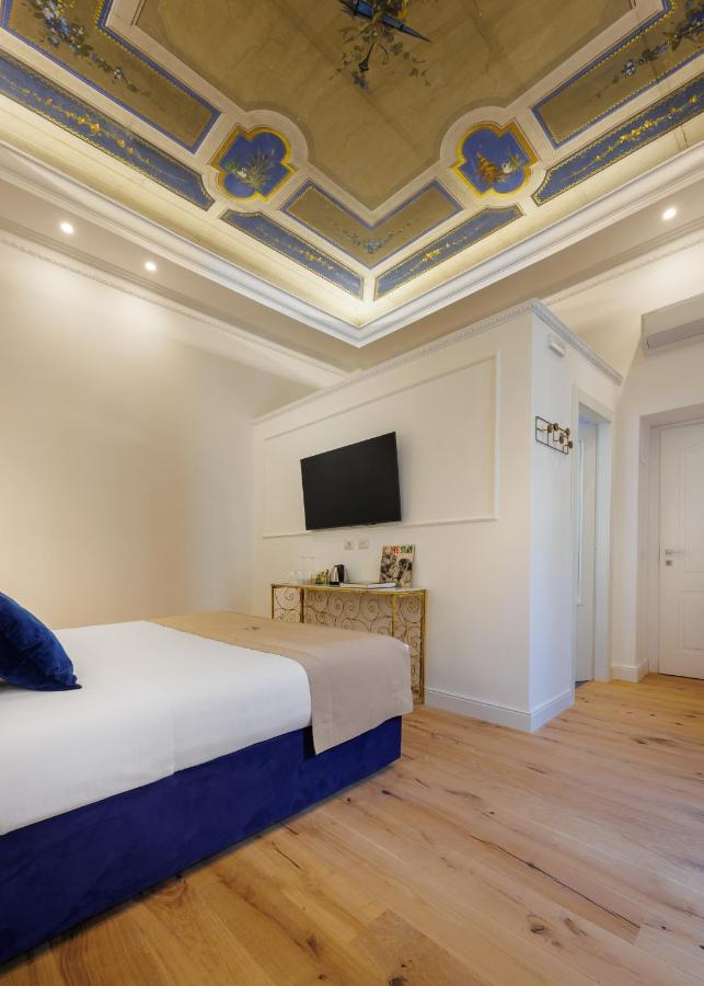 Sm Mellini Relais