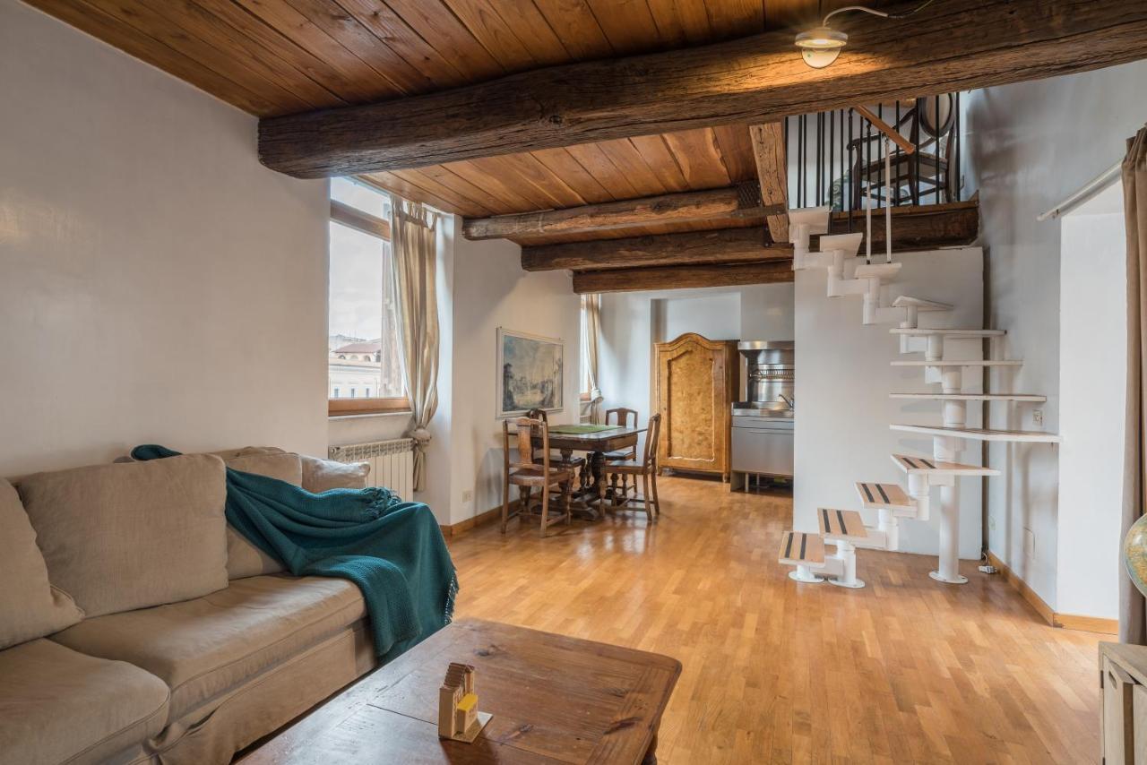 Cozy Wooden Apt In Piazza Navona Apartment Rome