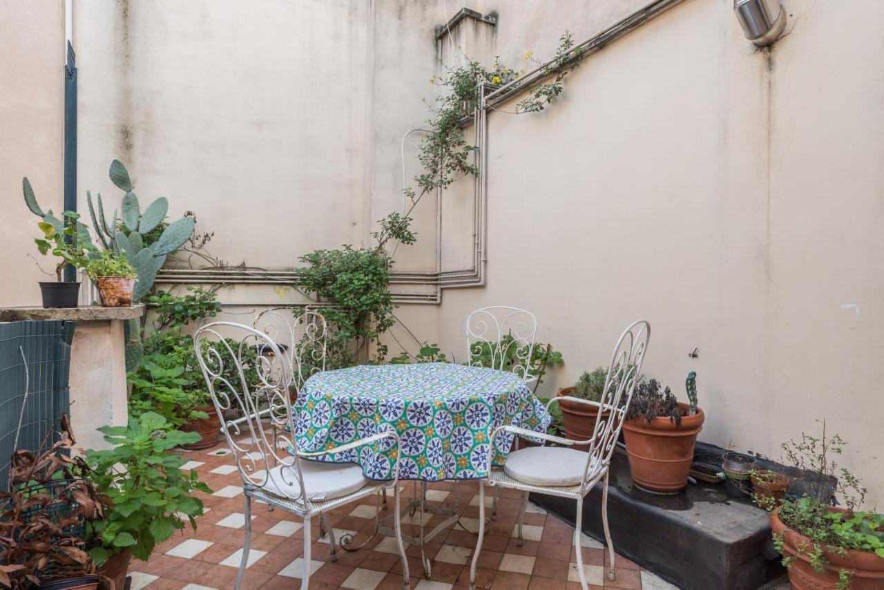 Apartment Cozy Wooden Apt In Piazza Navona