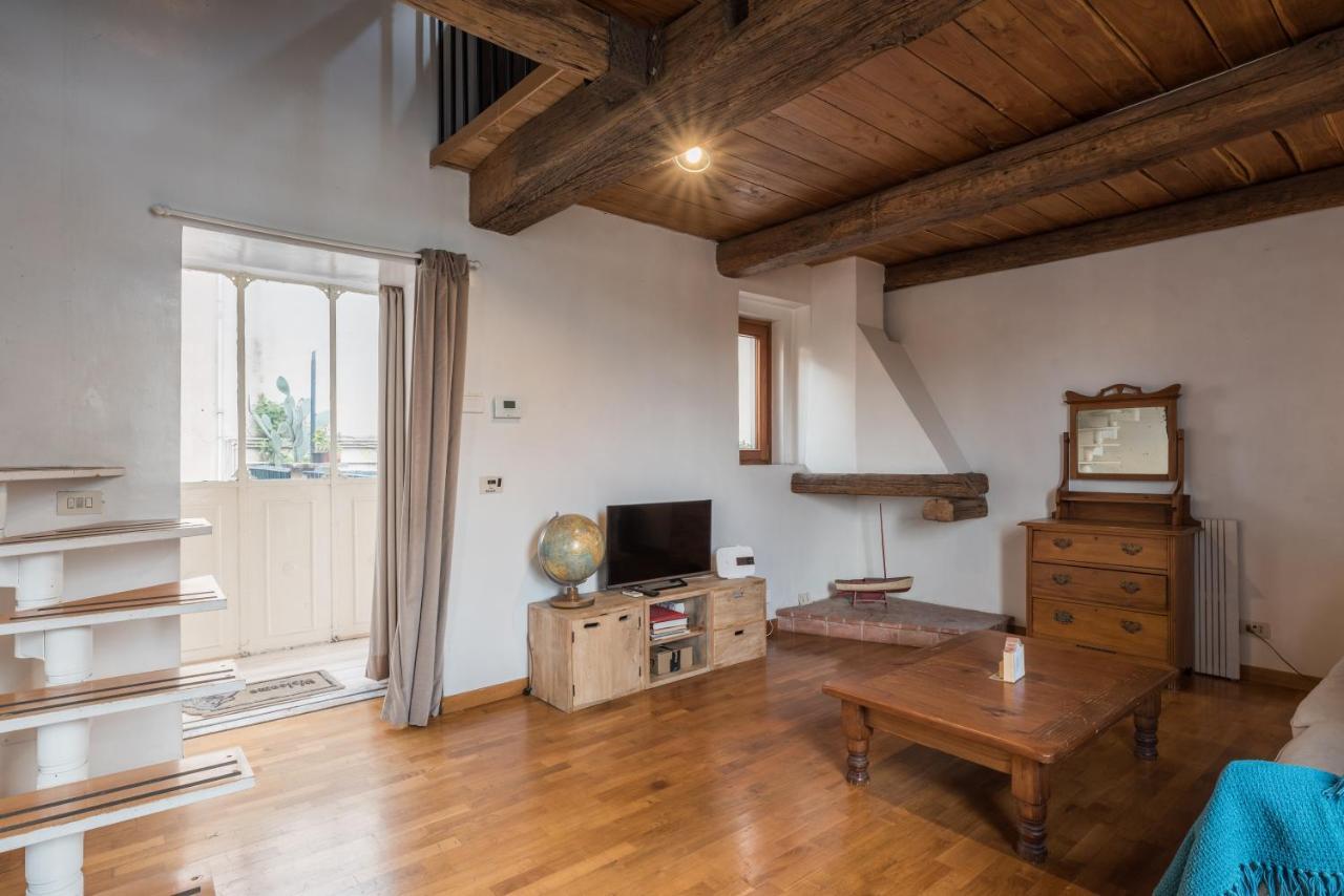 Apartment Cozy Wooden Apt In Piazza Navona *