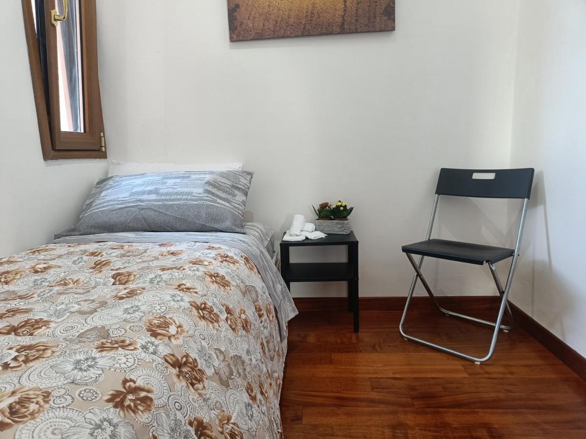 Appartamento Avellini - Delightful And Spacious With Terrace - Near Metro A Cornelia *