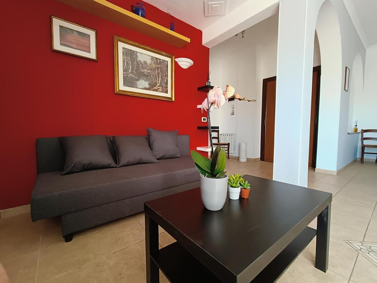 Avellini - Delightful And Spacious With Terrace - Near Metro A Cornelia * Roma