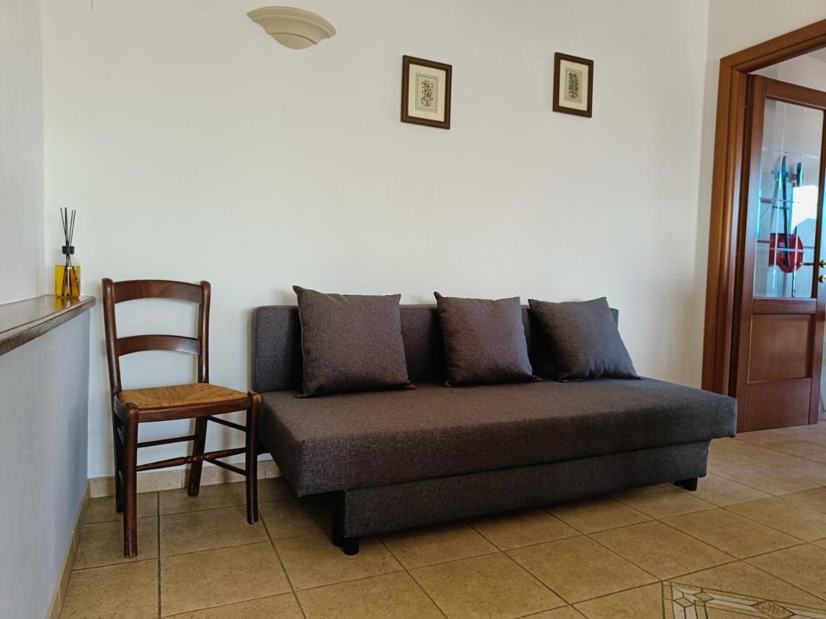 Avellini - Delightful And Spacious With Terrace - Near Metro A Cornelia * Roma