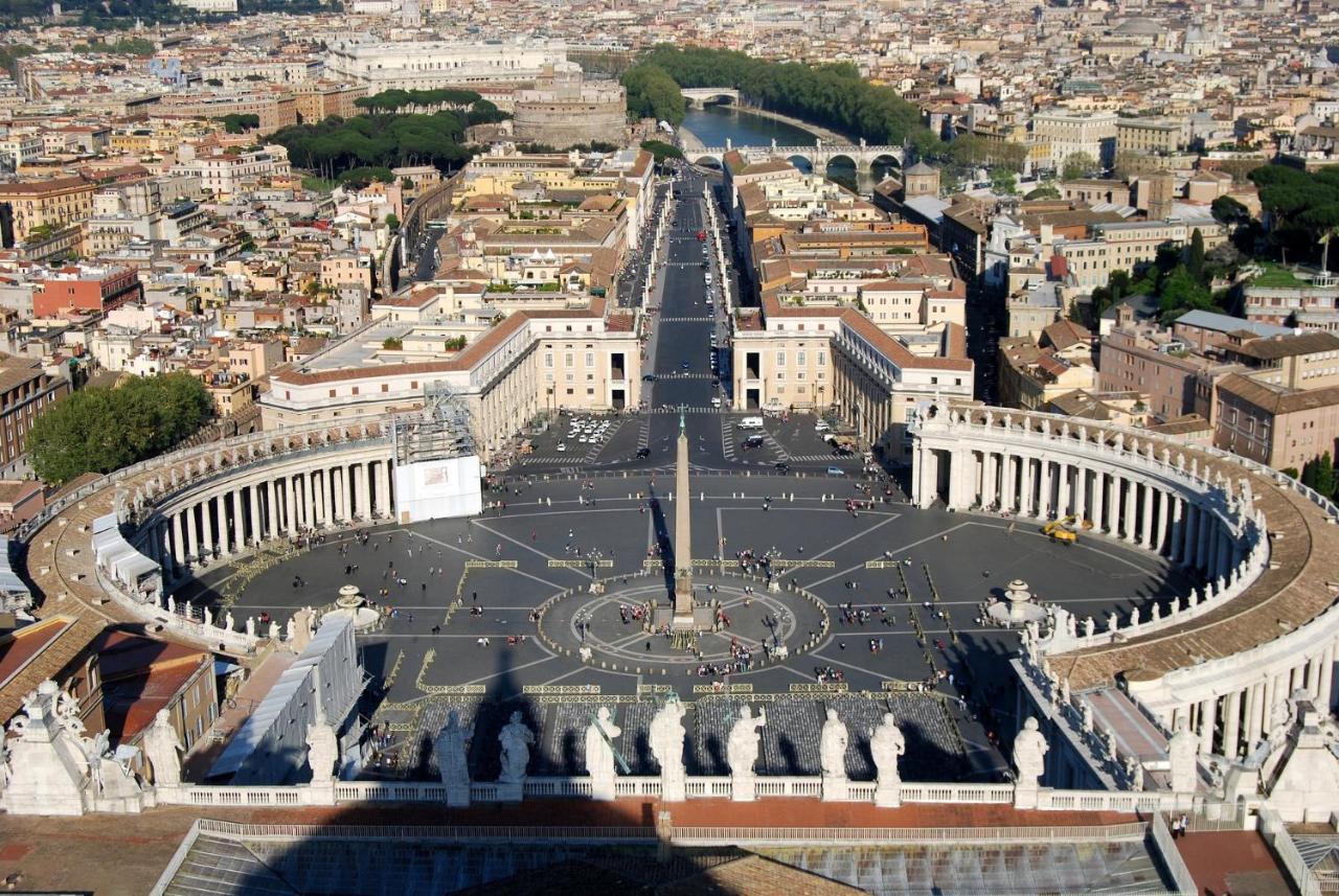 Vatican 84 *