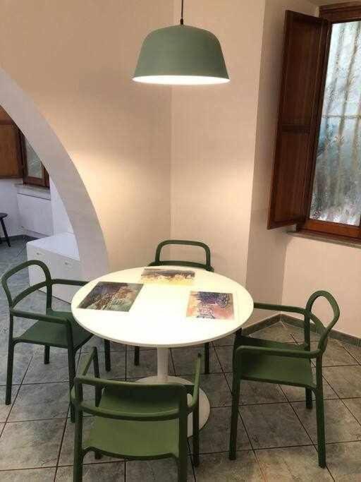 Rhome Away Tittoni