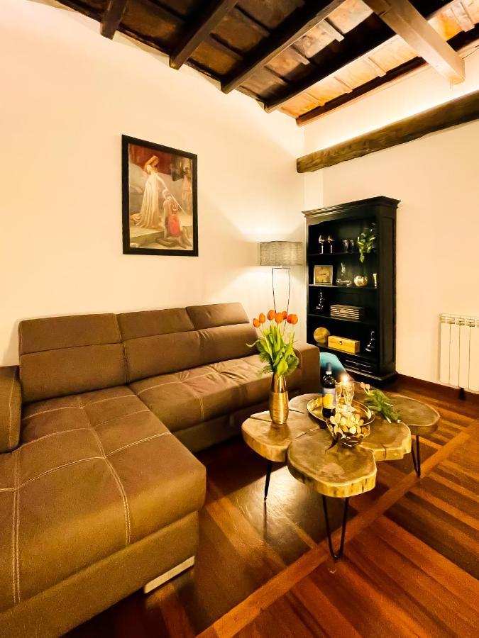 Trevi Fountain Luxury Apartment Rome