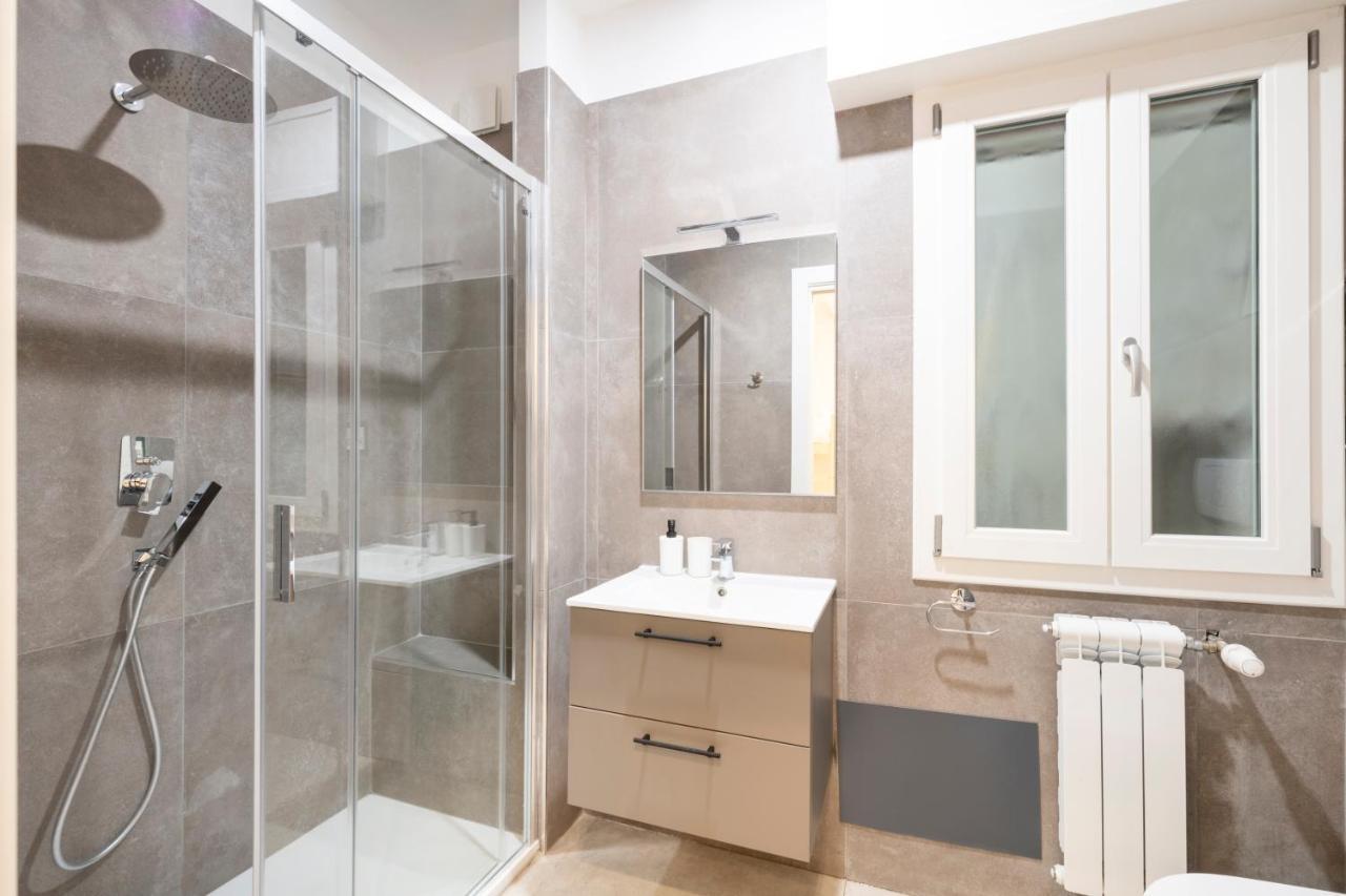 Easystayrome 10 Pax 3 Baths 1 Min From Metro Rome