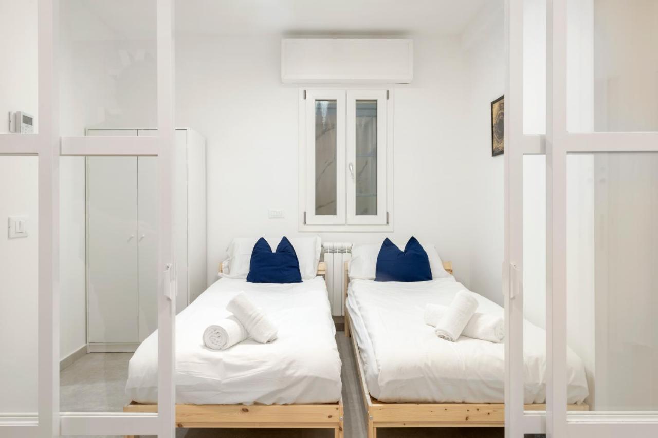 Easystayrome 10 Pax 3 Baths 1 Min From Metro Rome