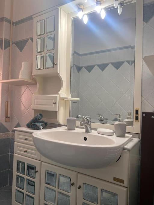 Appartement Center A Pochi Passi Dal Colosseo Rome