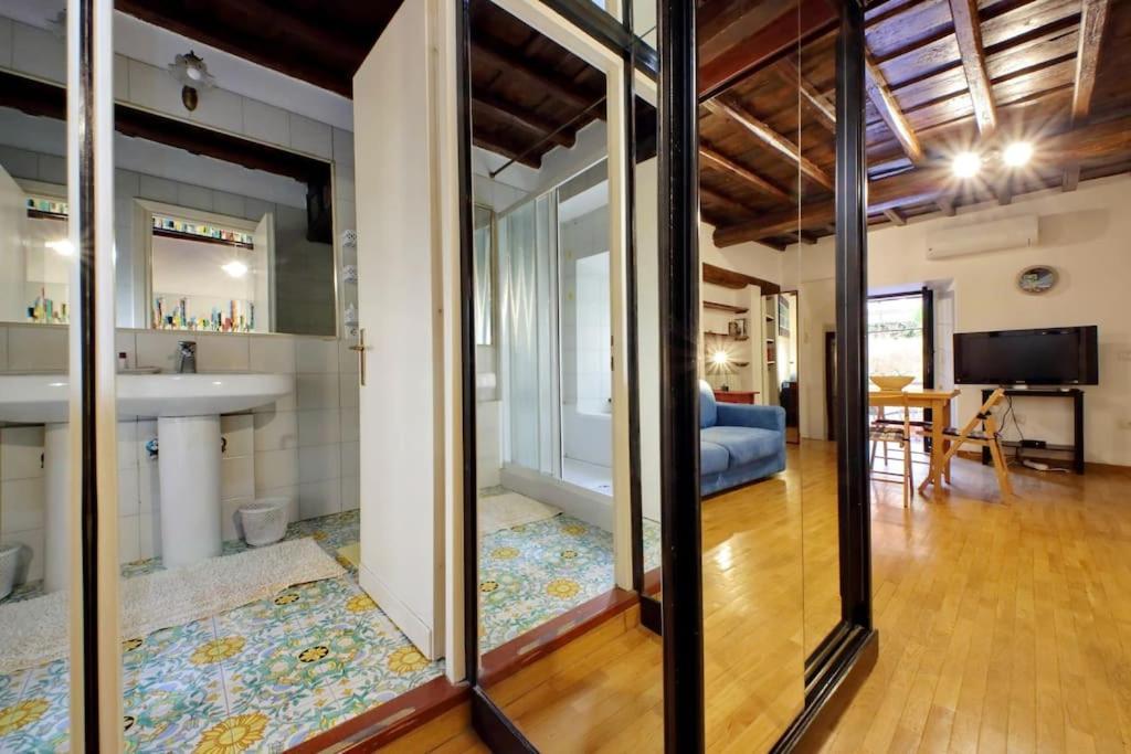 Apartment Trilussa Rome