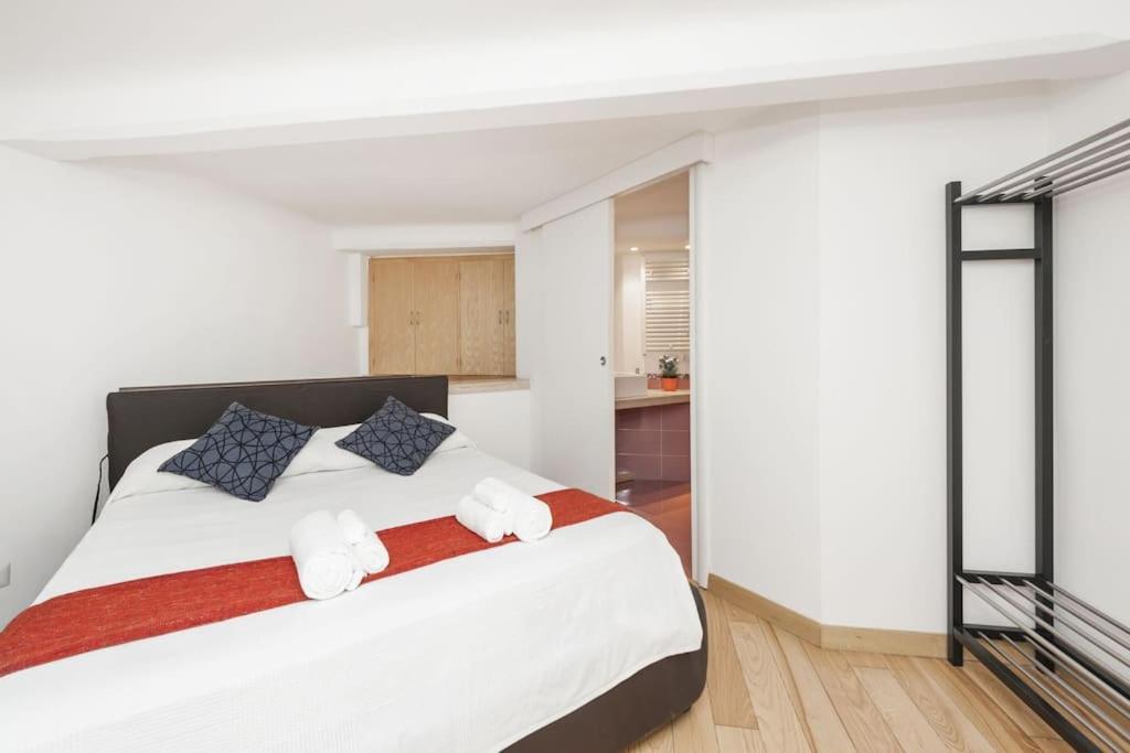 Apartamento Stylish Loft - Colosseum 4 Min Walk -3 Beds -sleeps Up To 6 People *