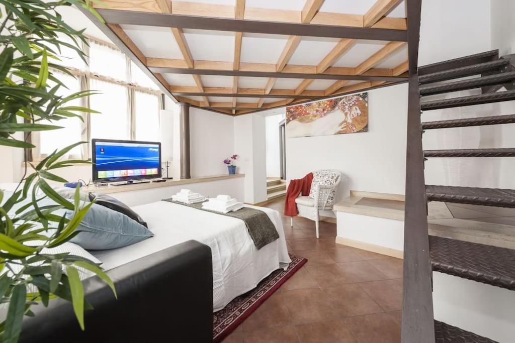 Stylish Loft - Colosseum 4 Min Walk -3 Beds -sleeps Up To 6 People Apartamento Roma