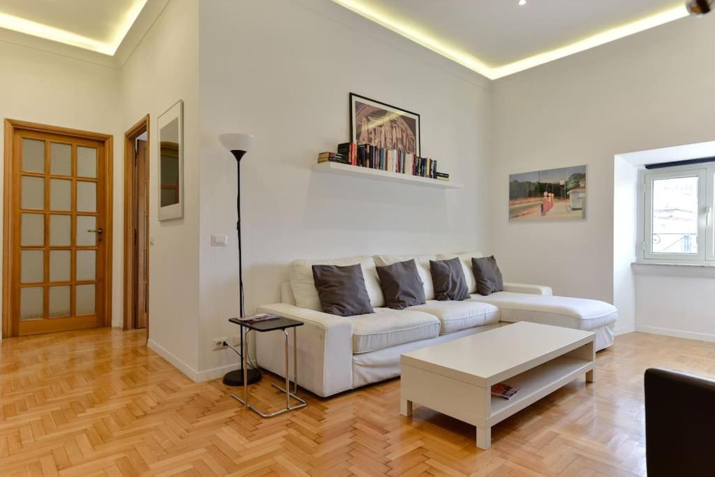 Stunning St.peter's Apartment