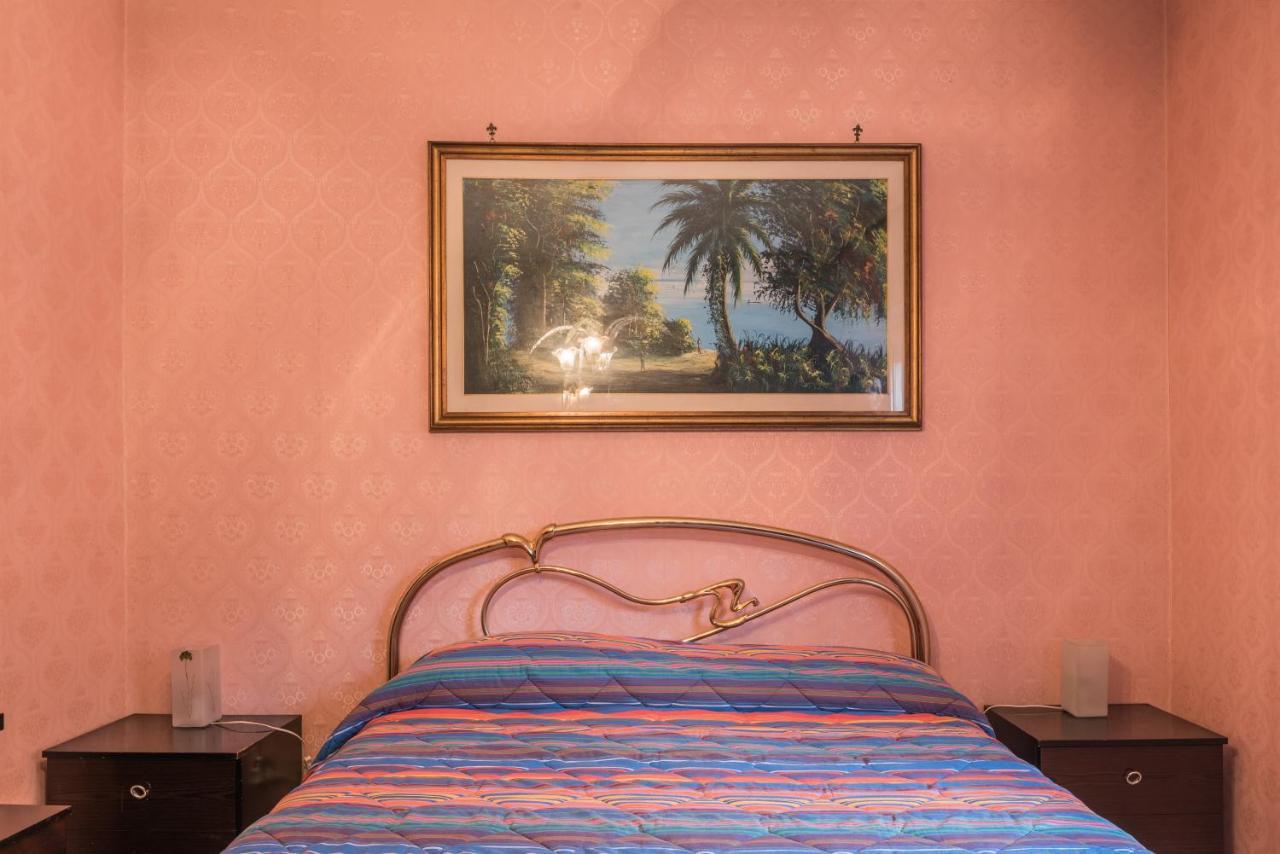 Altido Classic Style Flat With Balcony Appartement