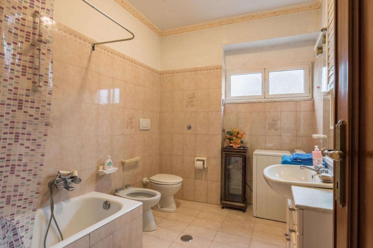 Appartement Altido Classic Style Flat With Balcony