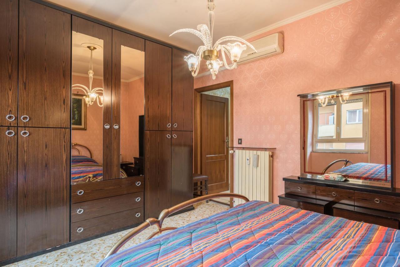 Appartement Altido Classic Style Flat With Balcony *