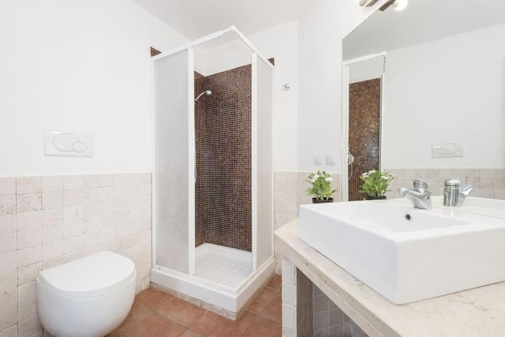 Stylish Loft - Colosseum 4 Min Walk -3 Beds -sleeps Up To 6 People Apartamento Roma
