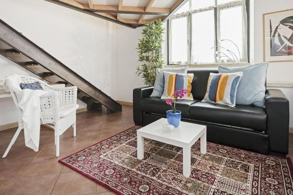 Stylish Loft - Colosseum 4 Min Walk -3 Beds -sleeps Up To 6 People *