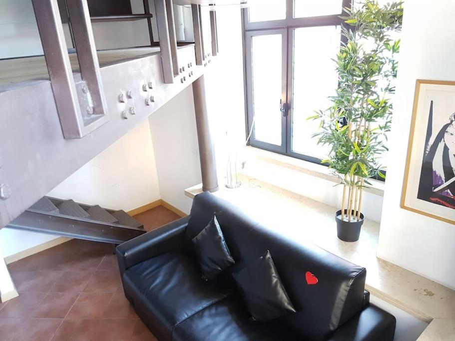 Apartment Stylish Loft - Colosseum 4 Min Walk -3 Beds -sleeps Up To 6 People *