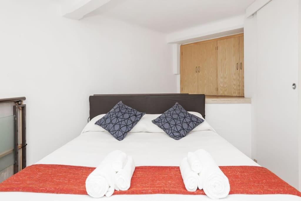 Stylish Loft - Colosseum 4 Min Walk -3 Beds -sleeps Up To 6 People Apartamento Roma