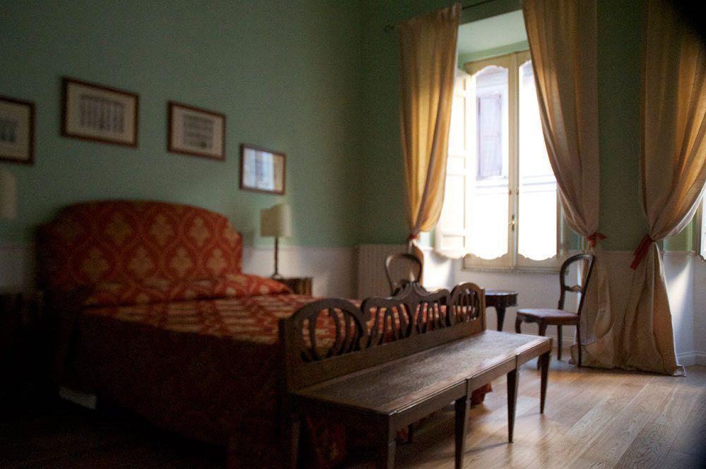 Relais Teatro Argentina Bed & Breakfast Rome