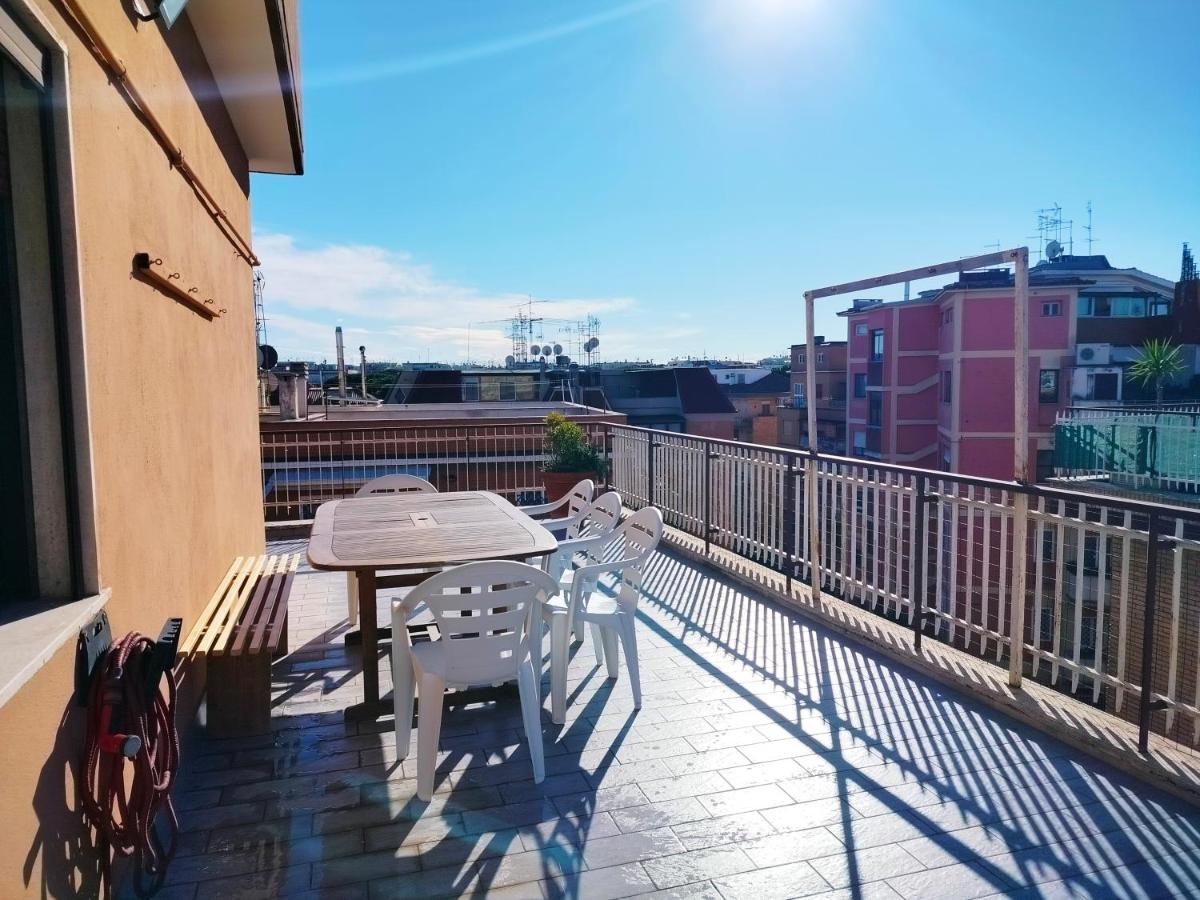 Avellini - Delightful And Spacious With Terrace - Near Metro A Cornelia * Roma