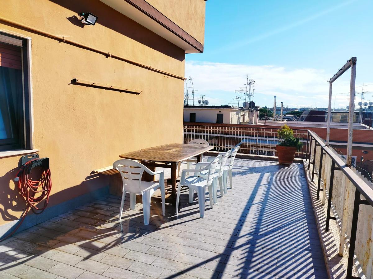 Avellini - Delightful And Spacious With Terrace - Near Metro A Cornelia