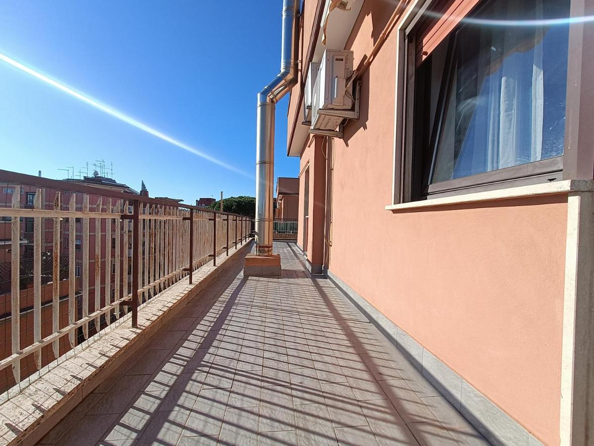 Avellini - Delightful And Spacious With Terrace - Near Metro A Cornelia *
