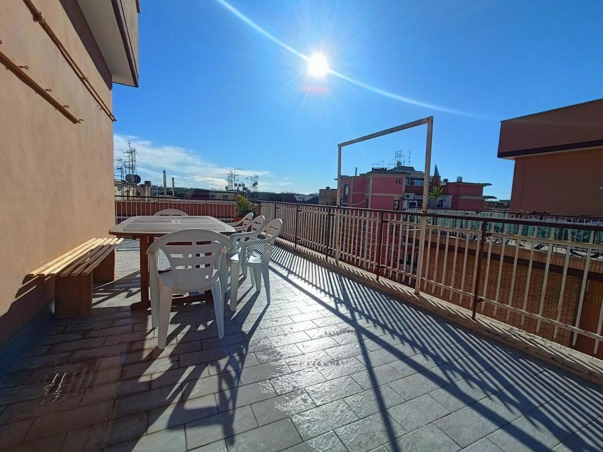 Avellini - Delightful And Spacious With Terrace - Near Metro A Cornelia Appartamento
