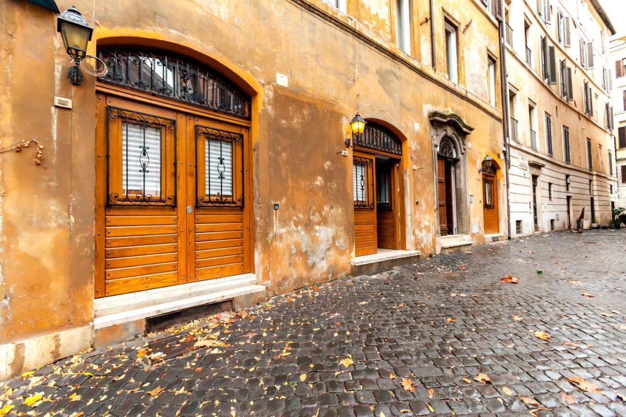 Navona Artist 10 * Rome