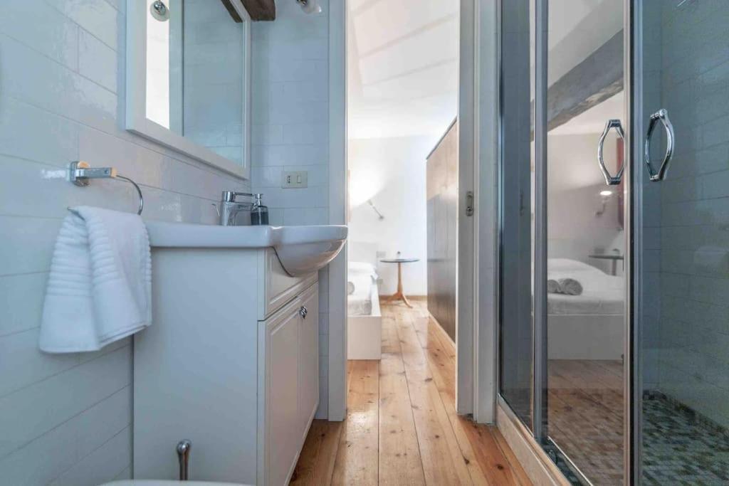 Via Dei Cestari Loft Apartment Rome