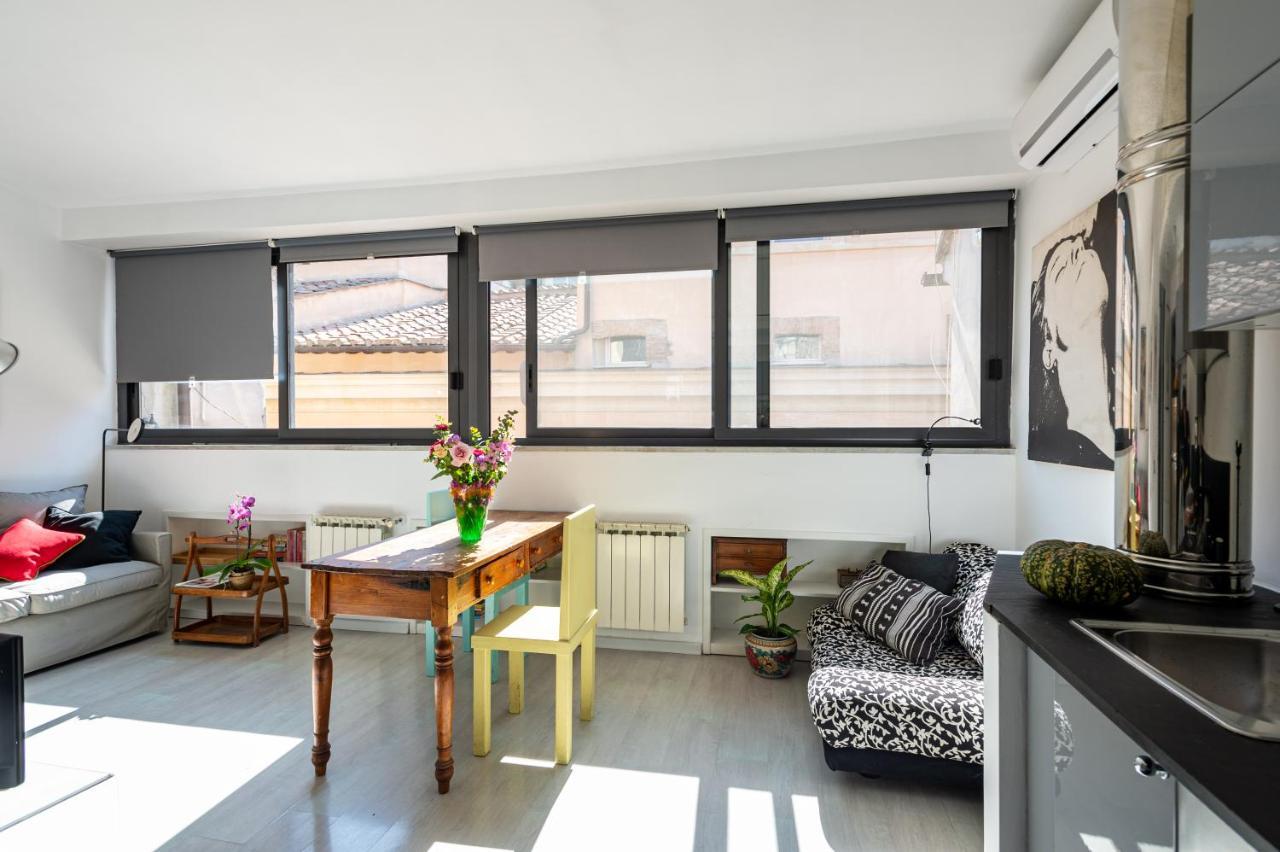 Banchi Nove, Penthouse Full Of Light And Silence