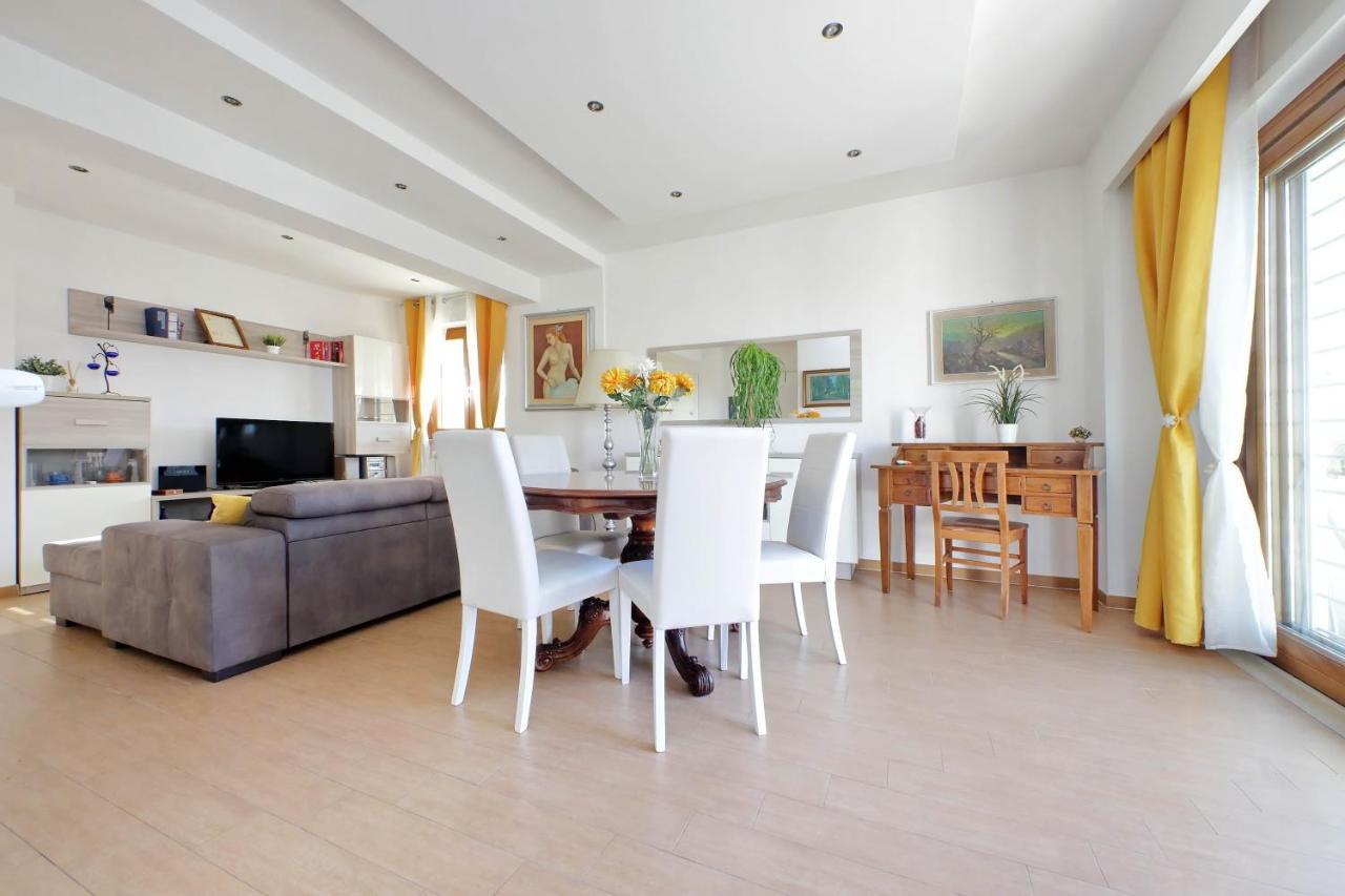 Chic Penthouse On Two Floors Apartment *