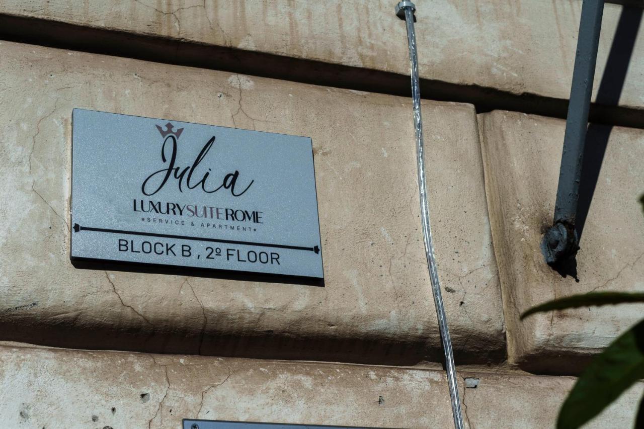 Julia Luxury * Rome