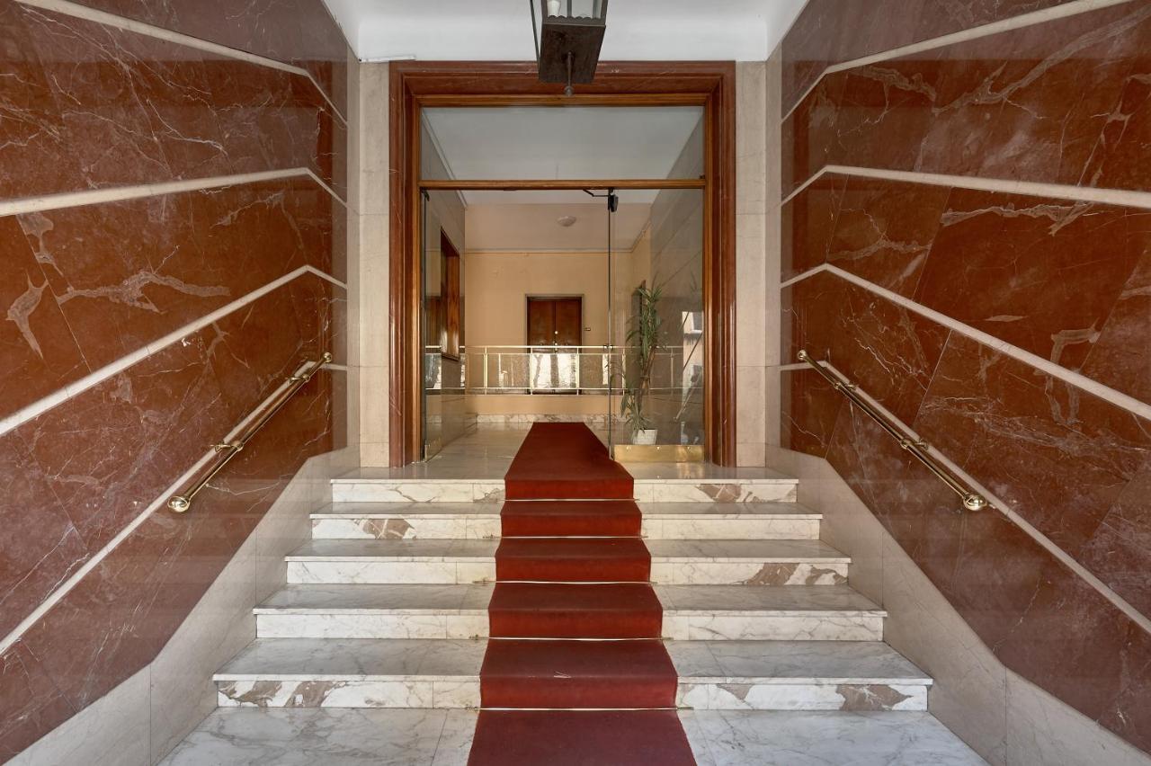 Interno 9 A San Pietro Rome