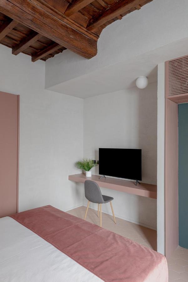 Design With Private Pool In Campo Dei Fiori Appartement