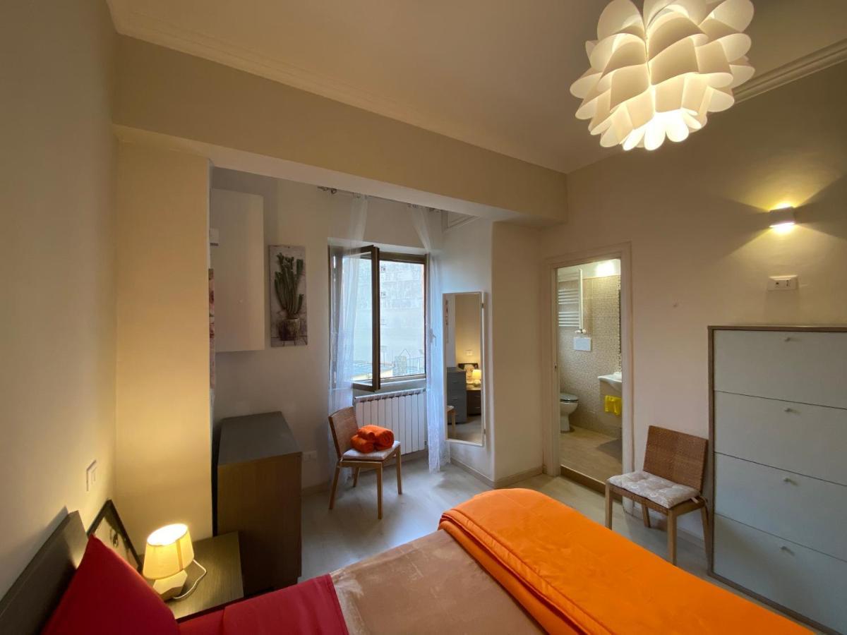 Luminoso Monolocale A 2 Passi Dalla Metro A Apartamento Roma