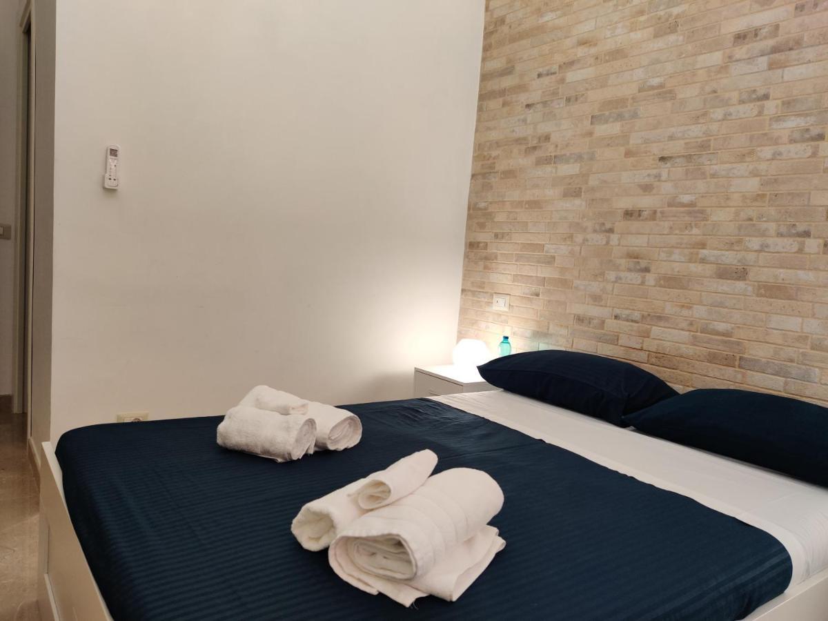 Apartment Domus Enea - Colosseo Termini Rome