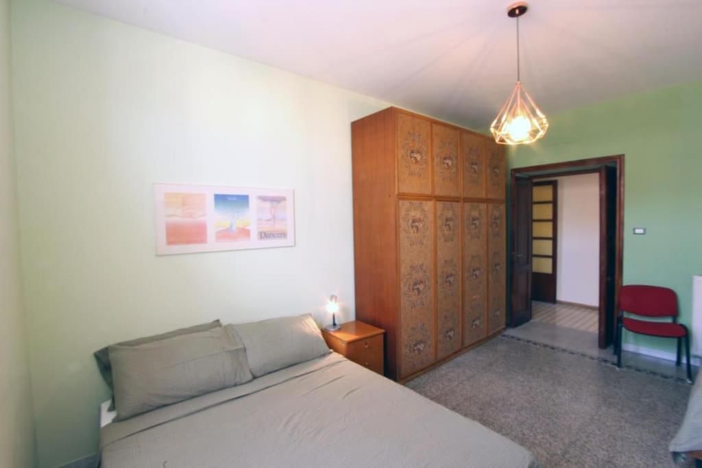 Sacconi Flat *