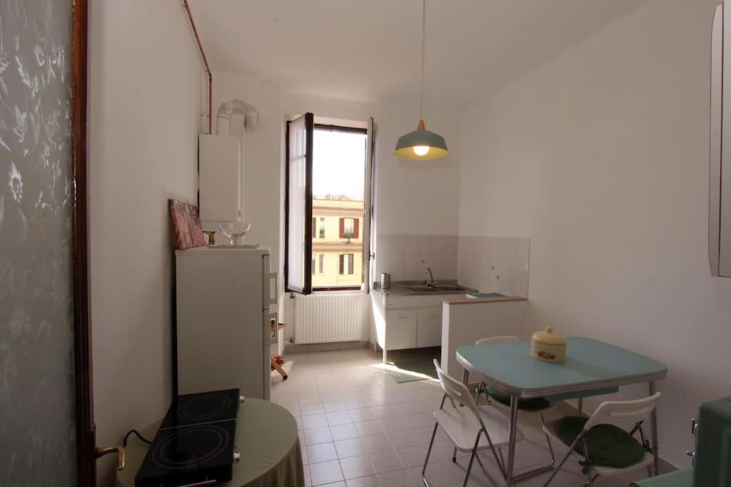 Sacconi Flat